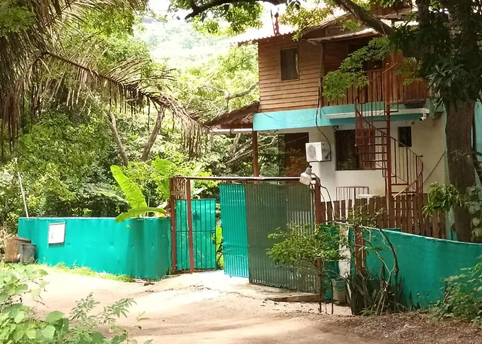 1 Bedroom G-land Burnt Toast Surfcamp *